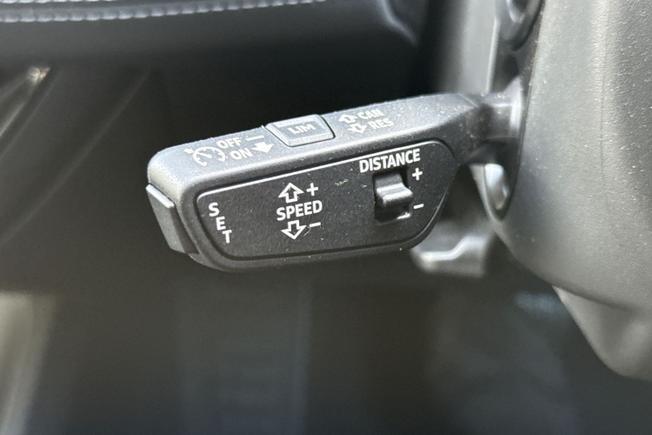 AUDI Q6 e-tron Photo 60