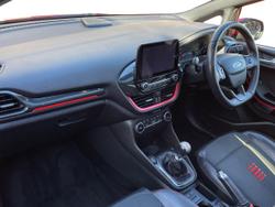 Ford Fiesta Photo 2