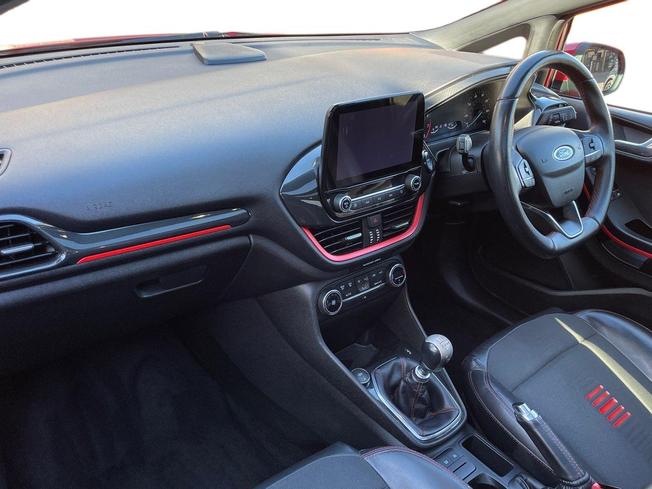 Ford Fiesta Photo 2