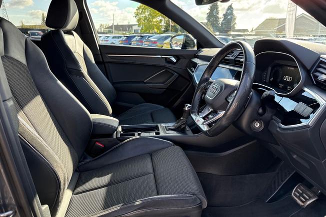 Audi Q3 Photo 43
