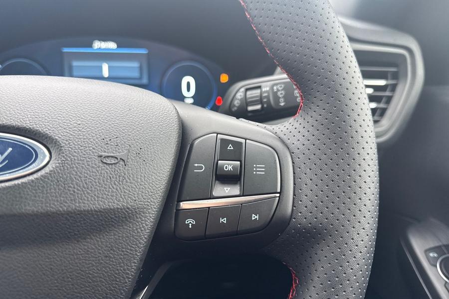 Ford KUGA Photo autoimg-bcb1706fc920426d4c8b5390c510b9e20d27eeb1.jpg