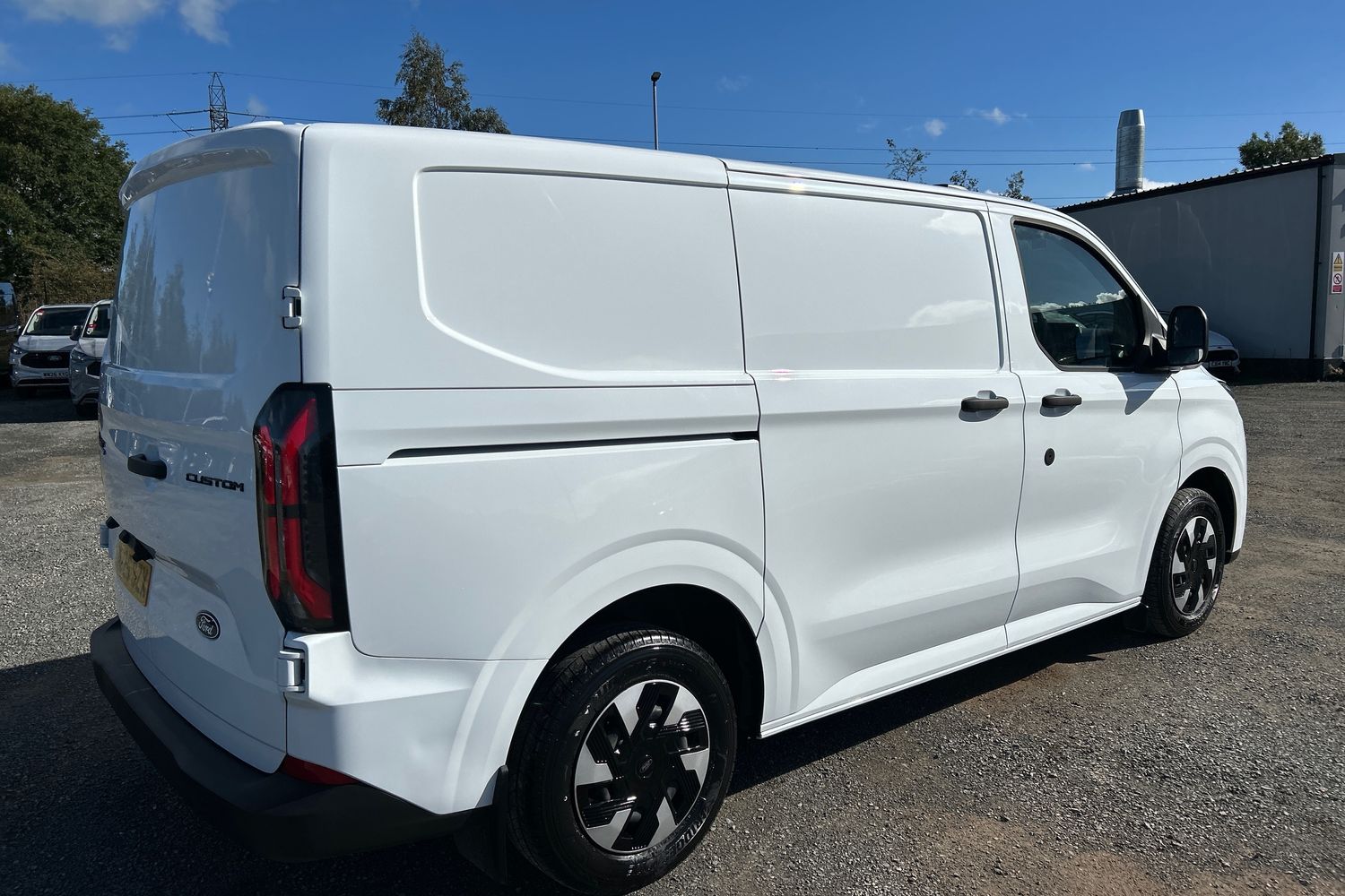 Ford E-TRANSIT CUSTOM Photo 7