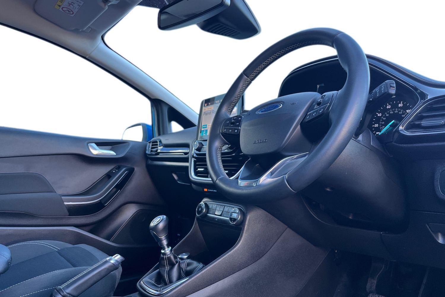Ford FIESTA Photo 8