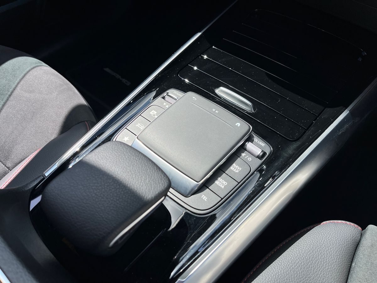 Mercedes-Benz EQA Photo 37