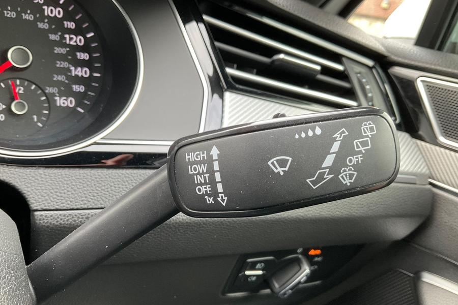 Volkswagen PASSAT Photo autoimg-bcbf7a36e89864843e543111ebdd5fc0a792b09b.jpg