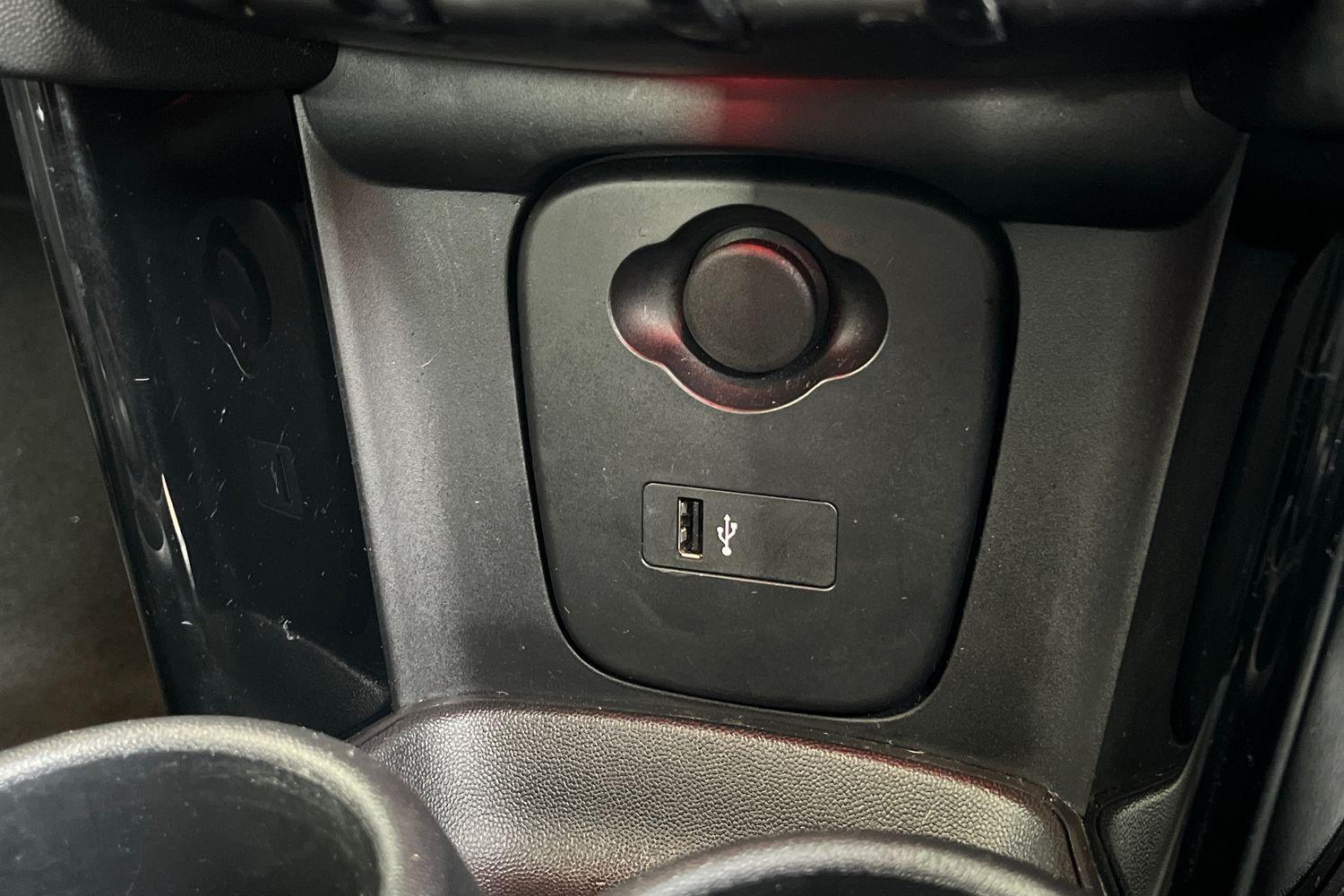 MINI HATCHBACK Photo 25