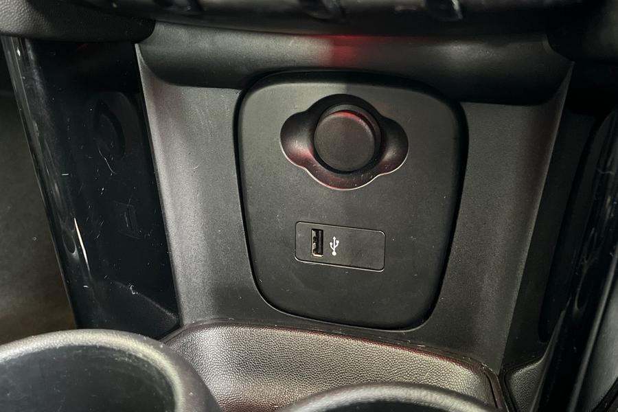 MINI HATCHBACK Photo autoimg-bcc086c4db9232105378dfe6434193d7ca0e527e.jpg