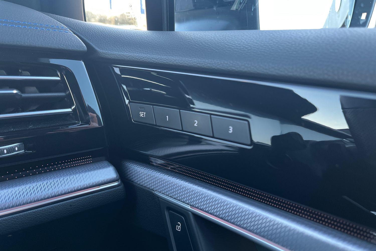 Volkswagen Touareg Photo 31