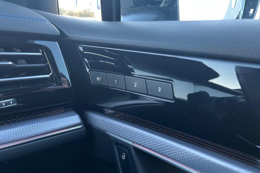 Volkswagen Touareg Photo autoimg-bcc11a83d516079fc4db3483ec1937e6f9fbfb7b.jpg