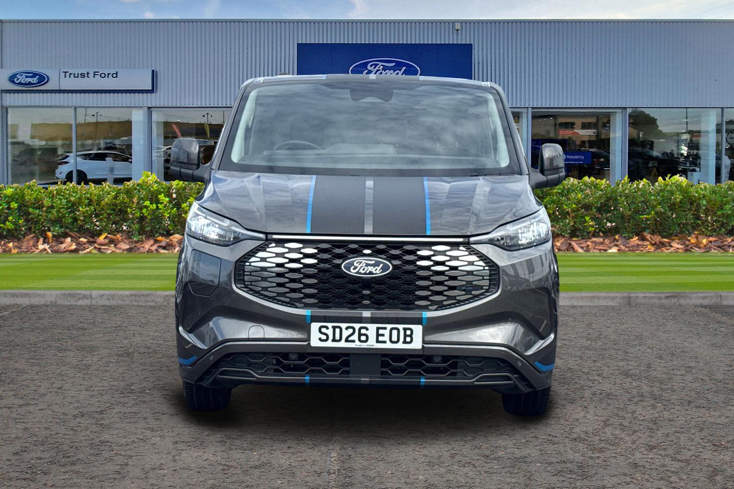 Ford E-Transit Custom Photo 11