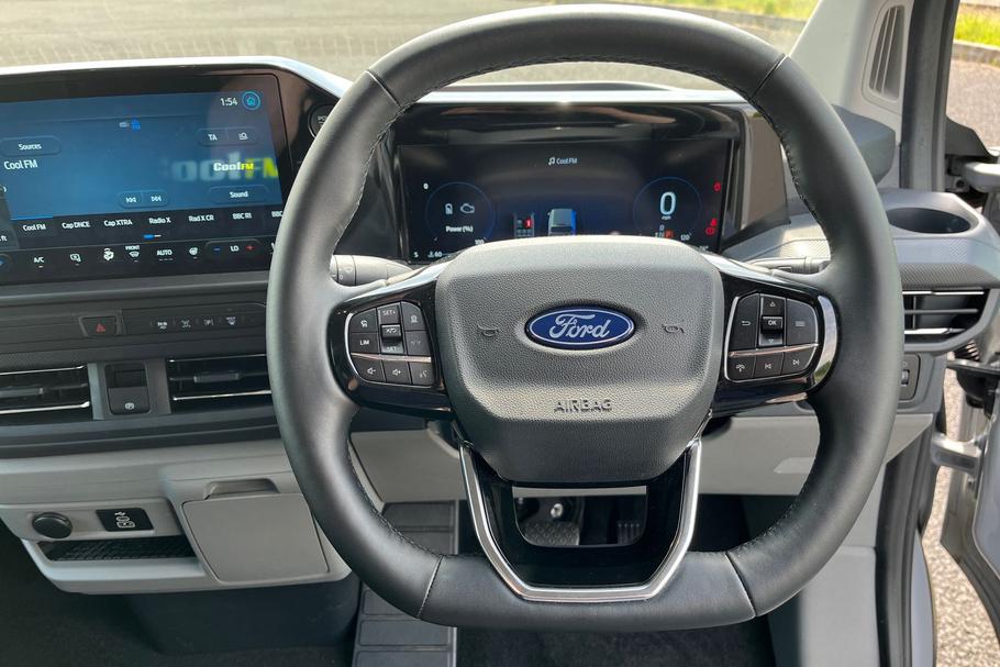 Used Ford TRANSIT CUSTOM XRZ5111 24