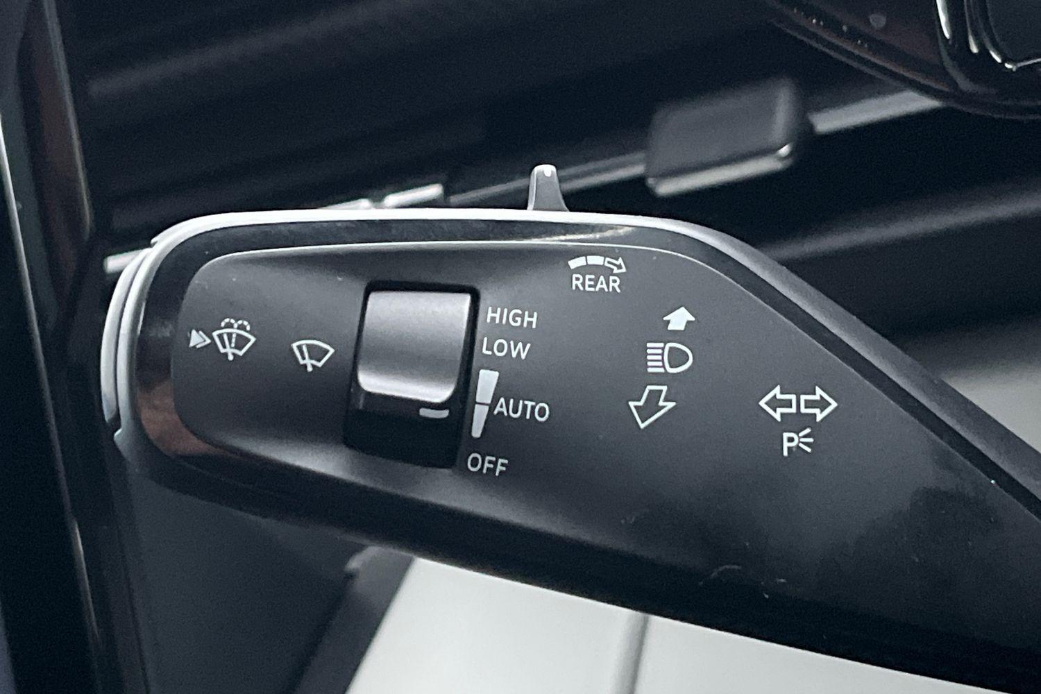 Ford EXPLORER Photo 13
