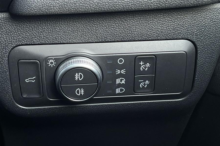 Ford Kuga Photo autoimg-bcc51ec9b96b426b064c8e3fad1530ed34d42914.jpg