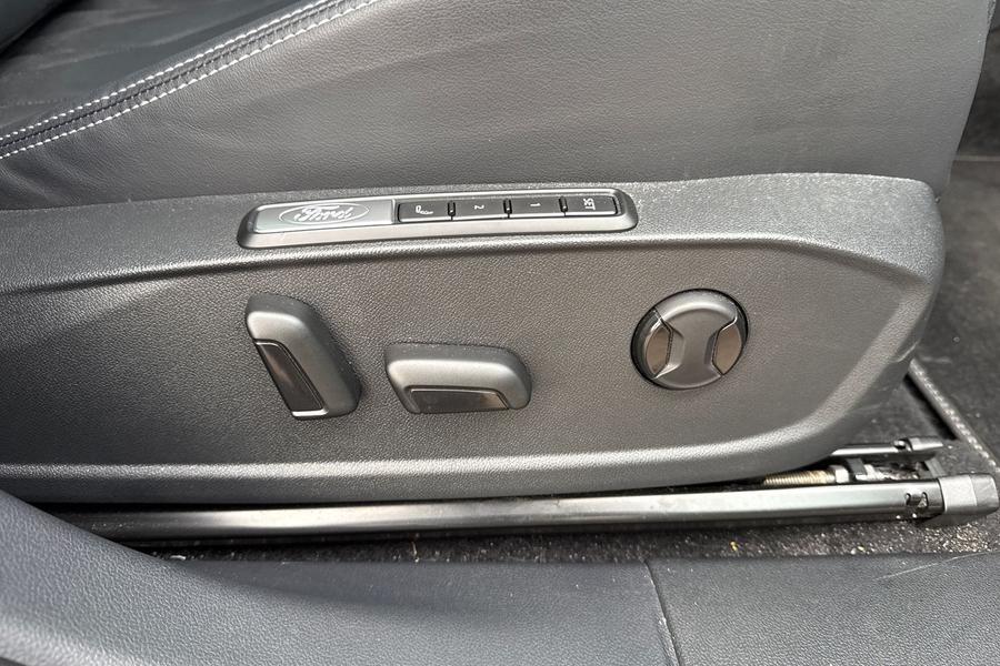 Ford Explorer Photo autoimg-bcc98f1366138479647231f0f82dcb7469843bc9.jpg