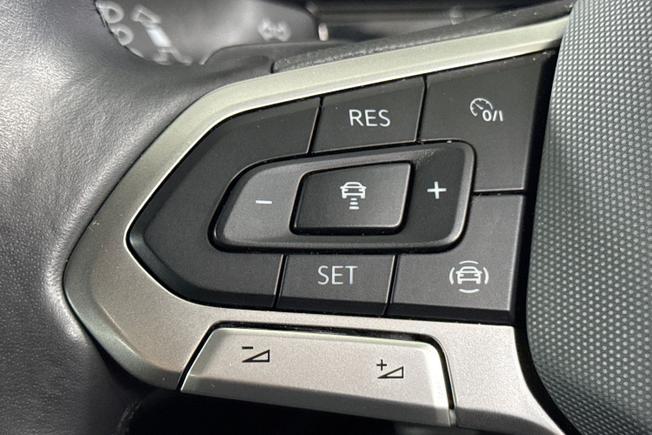 VOLKSWAGEN T-Cross Photo 16