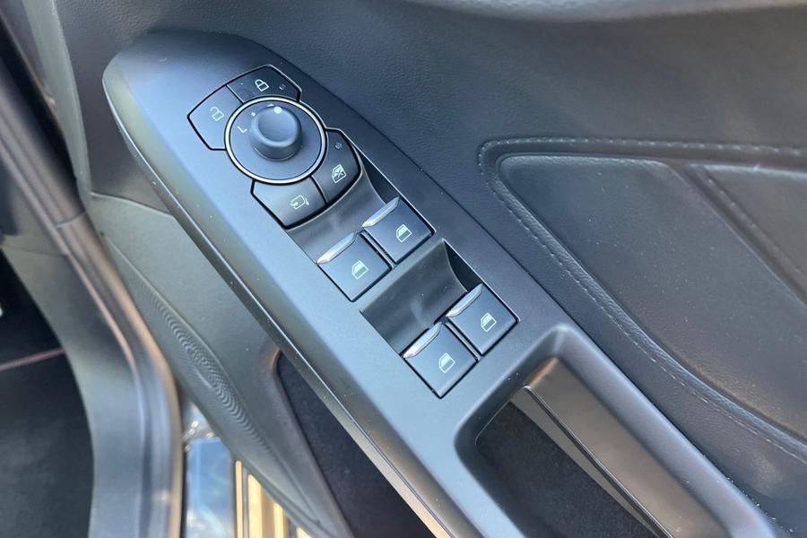 Ford Focus Photo autoimg-bcceb2b22a7707d6b354ac922959b8c9cdafa333.jpg