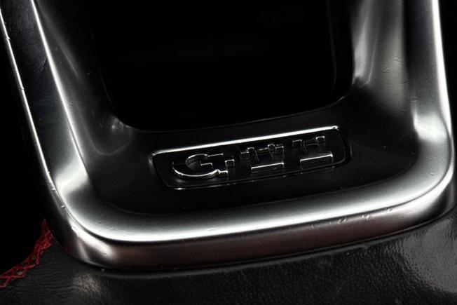 VOLKSWAGEN Golf Photo 34