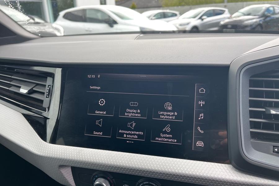 Audi A1 Photo autoimg-bcd2e773d44d1d7eab49a2a0ce44e98f22efa2d7.jpg