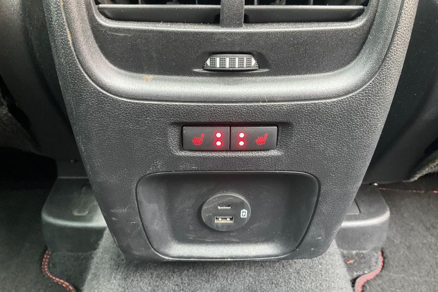 Ford KUGA Photo autoimg-bcd432e708a82584fe624bbadbb87f552e504334.jpg