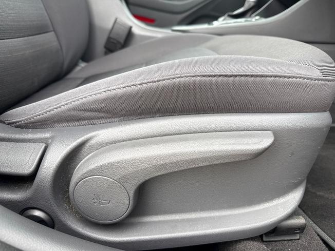 HYUNDAI Ioniq Photo 27