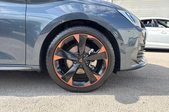 CUPRA Leon Photo 5