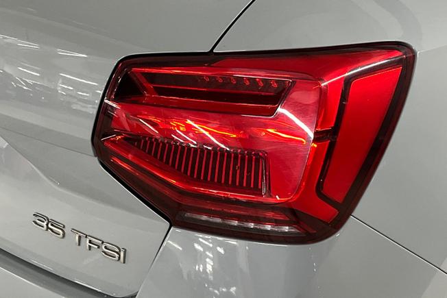Audi Q2 Photo 18