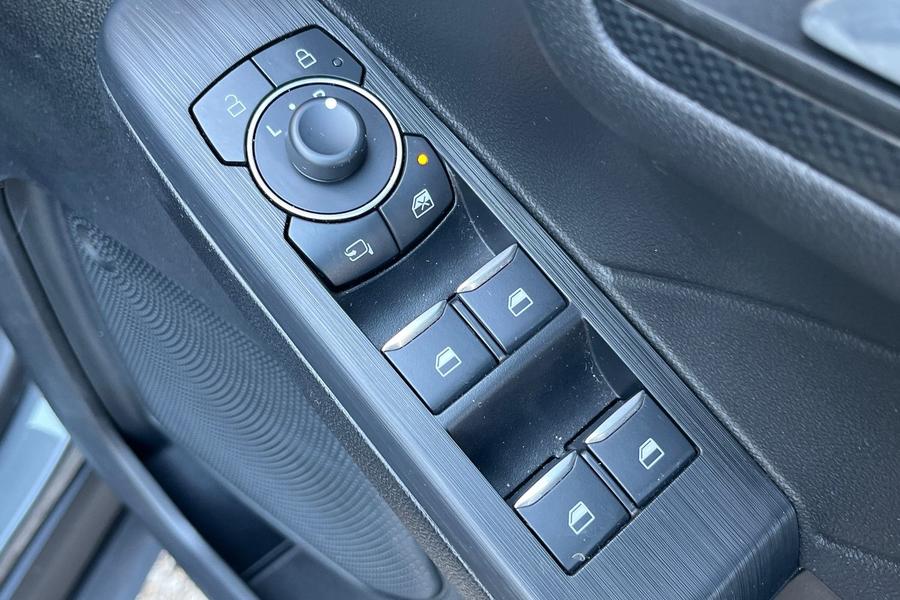 Ford KUGA Photo autoimg-bce0ccfac9f2d17e779a9f922c50d56f581d66b4.jpg