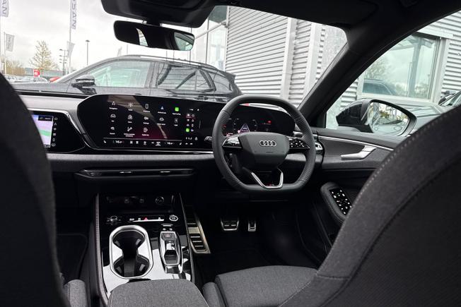 AUDI A6 Saloon Photo 35
