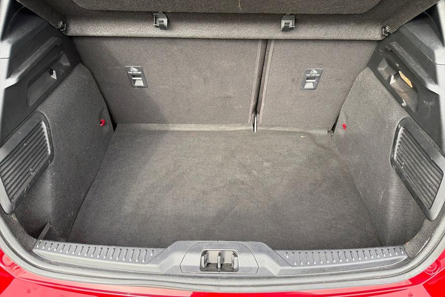 Ford FOCUS Photo autoimg-bce17f28bb94a1a71e0b962a80decb783147387c.jpg
