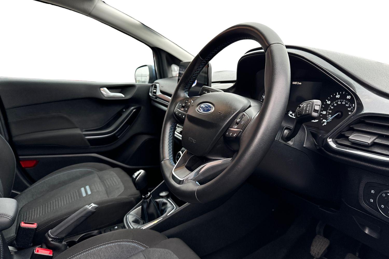 Ford FIESTA Photo 8