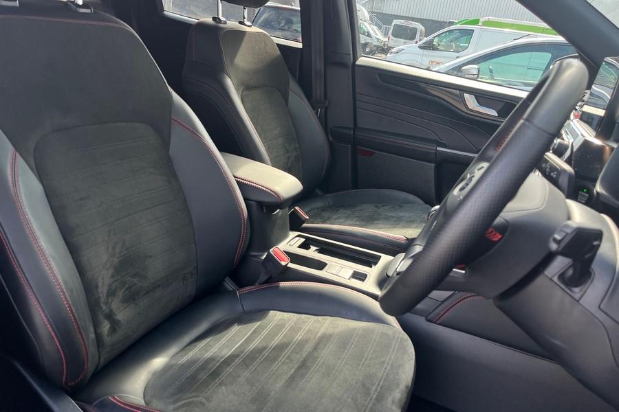 Ford KUGA Photo autoimg-bcecadb55bee022bc06a3bf2eedf5a65906a8fff.jpg