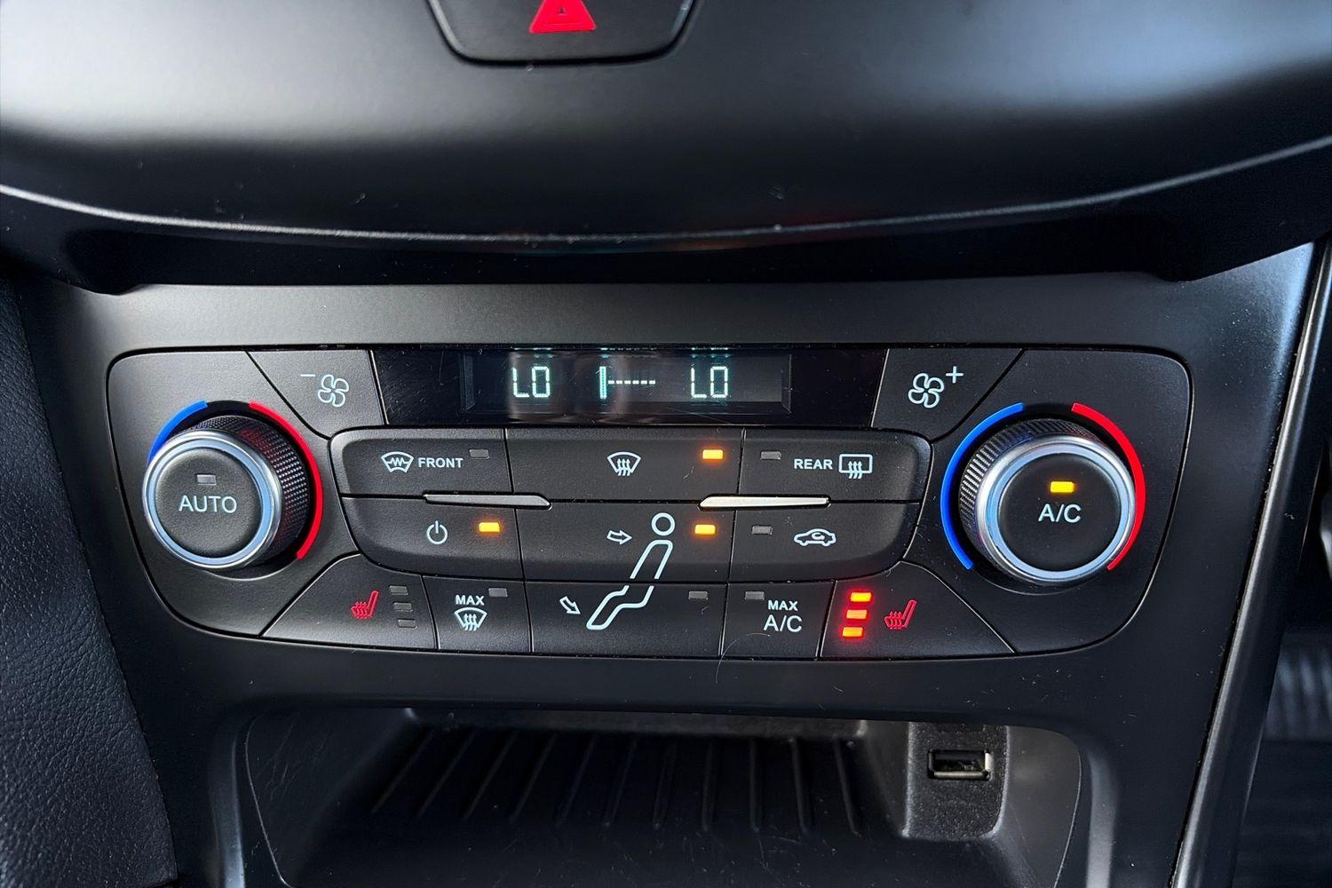 Ford Focus Photo 26