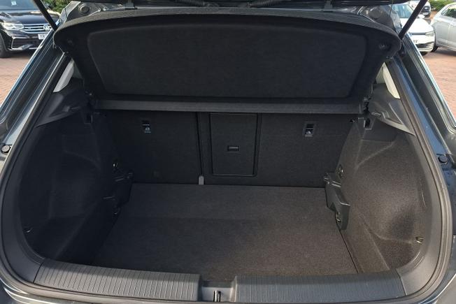 Volkswagen T-Roc Photo 12