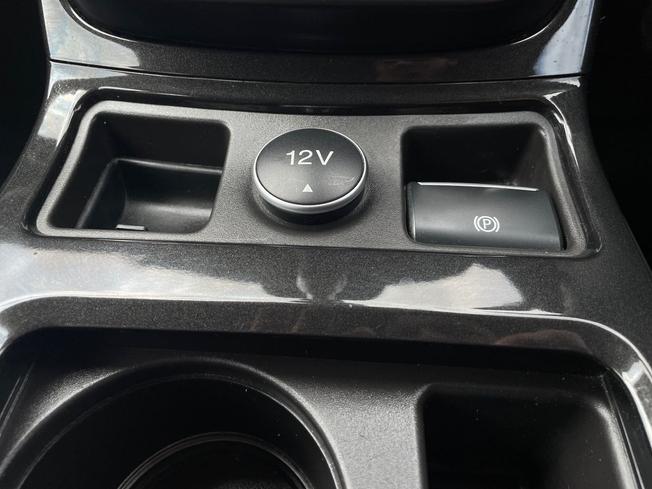 FORD Kuga Photo 37