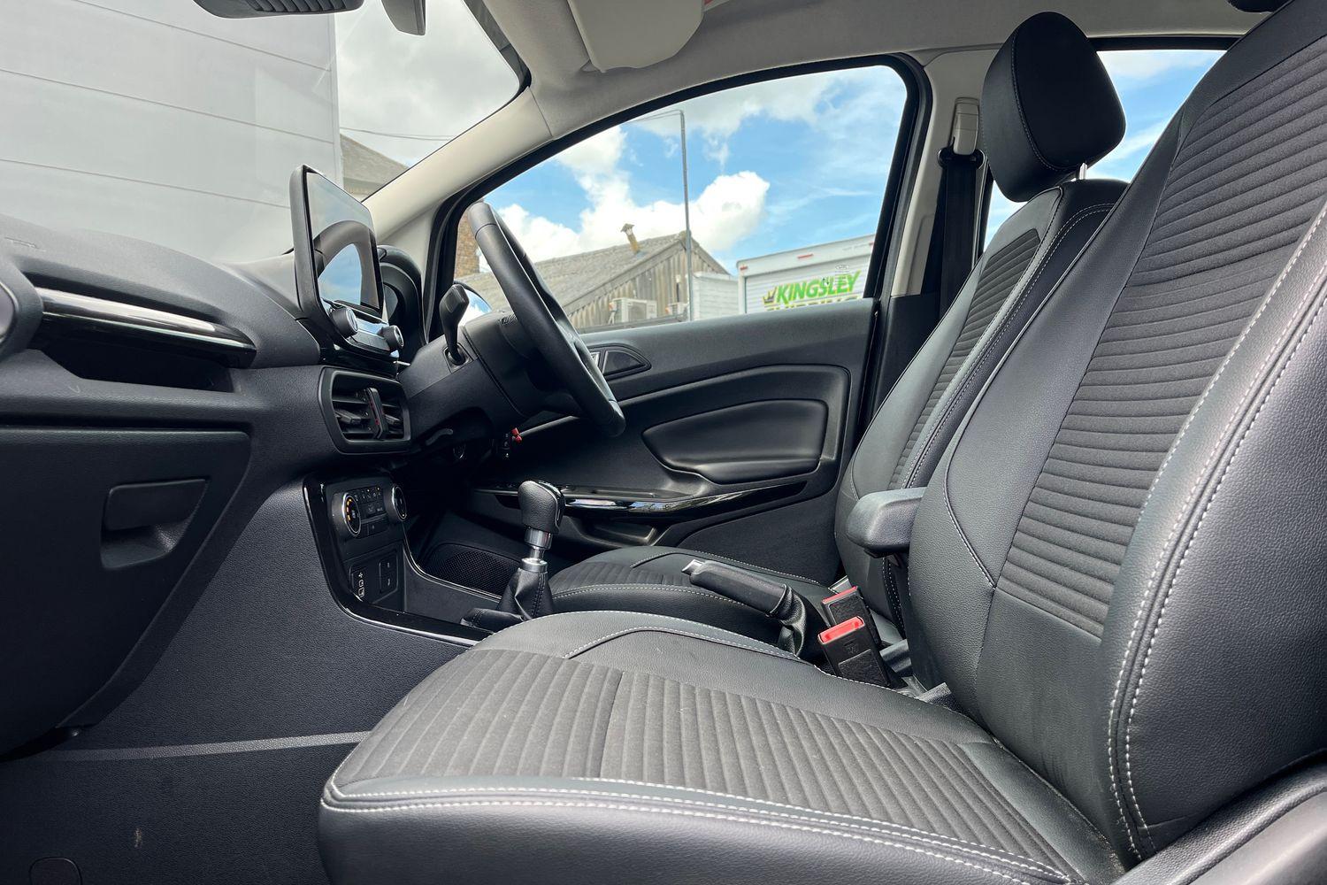 Ford ECOSPORT Photo 18