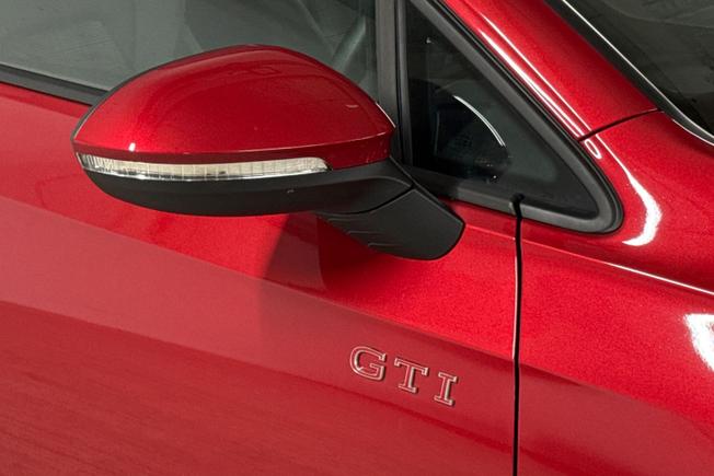 VOLKSWAGEN Golf Photo 20