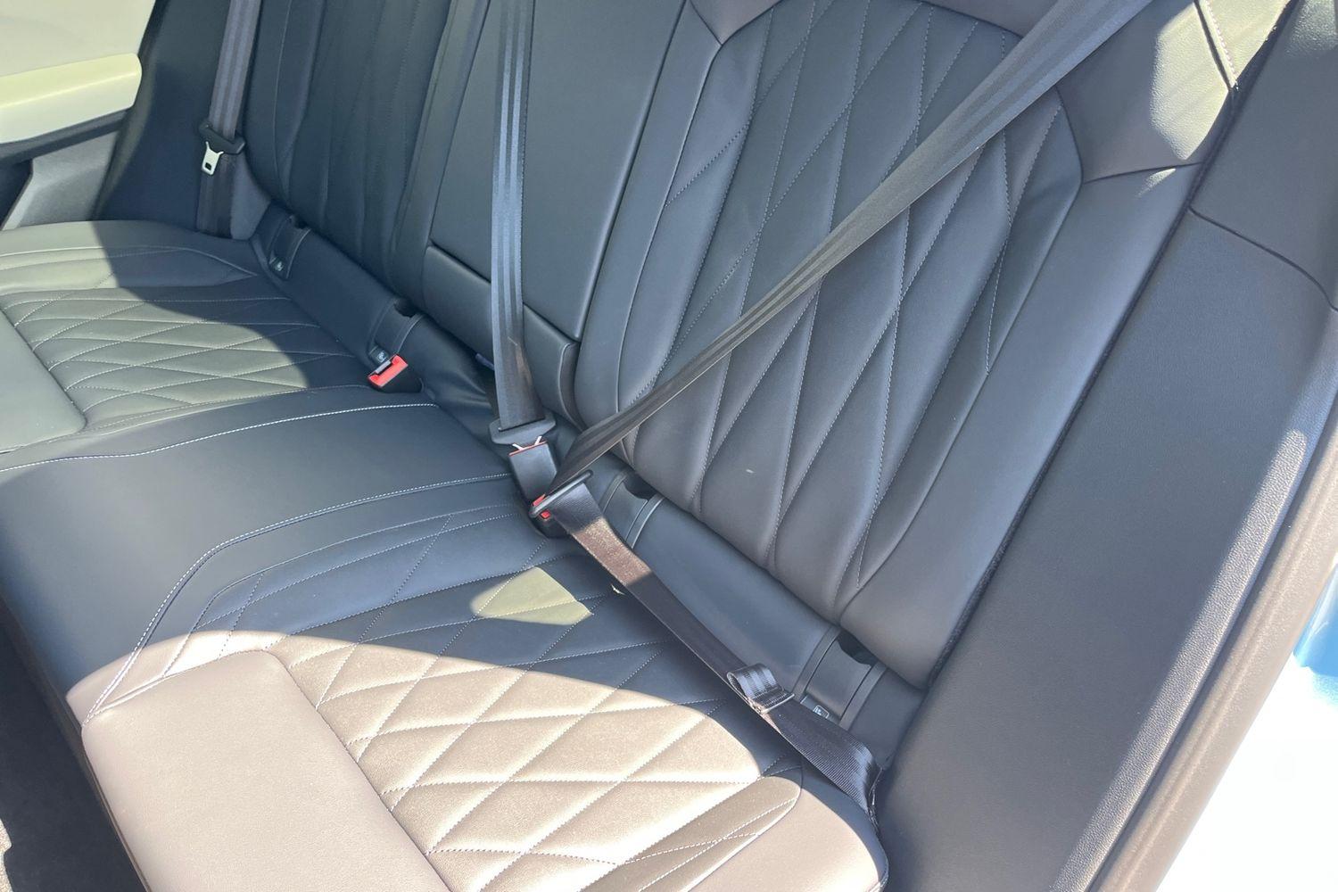 Ford Explorer Photo 19