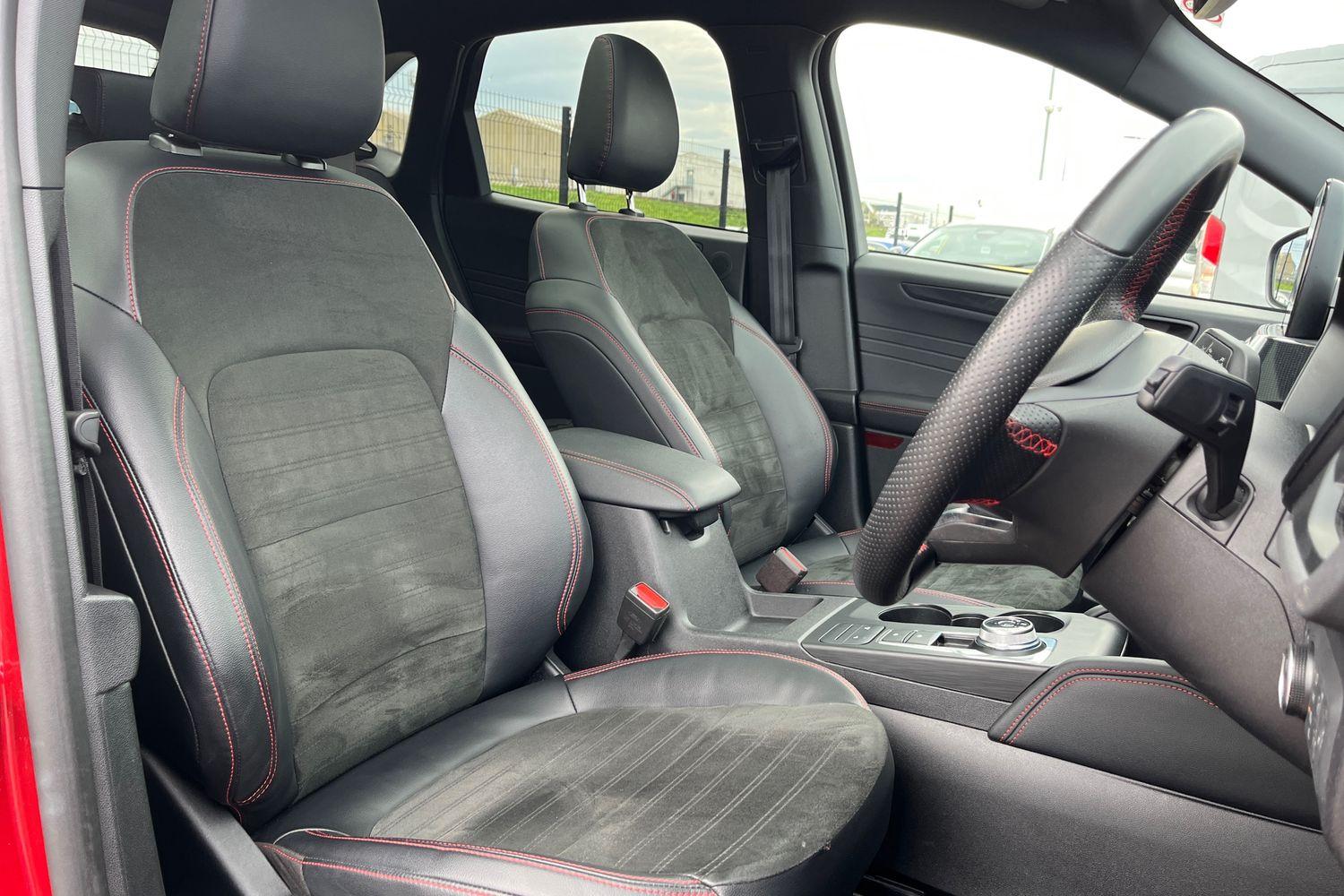 Ford KUGA Photo 16