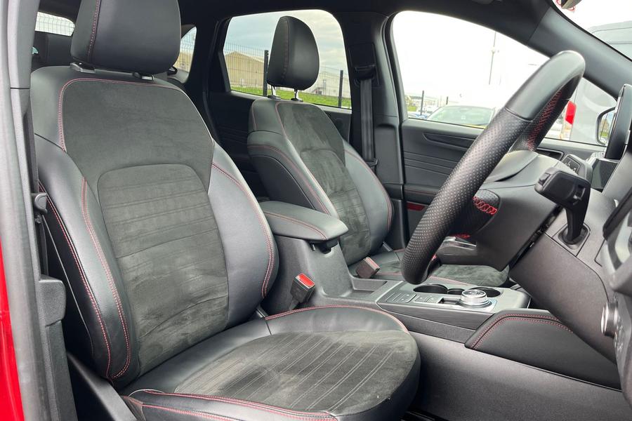 Ford KUGA Photo autoimg-bcf95542a1186f544cbffca944f0e8e67d9b41b3.jpg