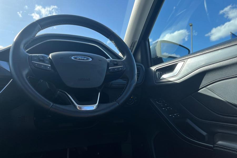 Ford Focus Photo autoimg-bcfa4552939d1626a10e28cad858cde13914c96e.jpg