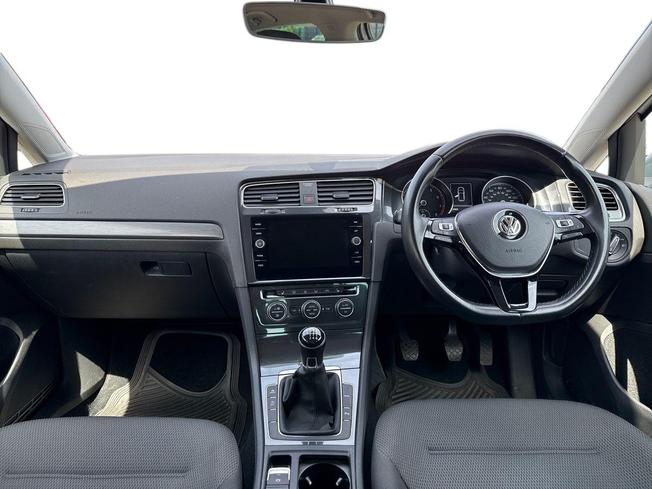 VOLKSWAGEN Golf Photo 10