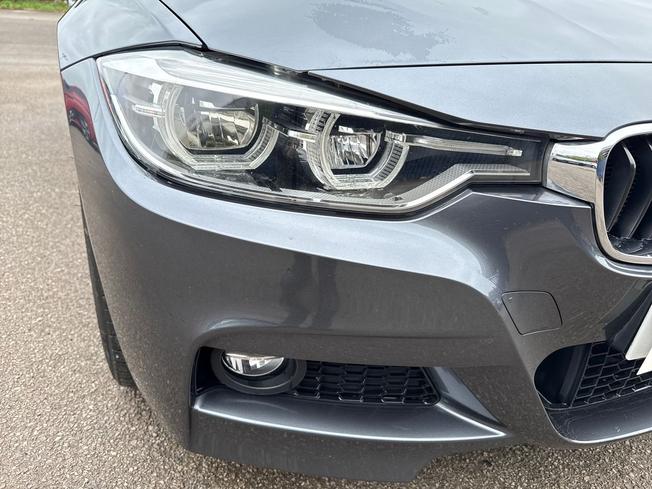 BMW 3 Series Photo 19
