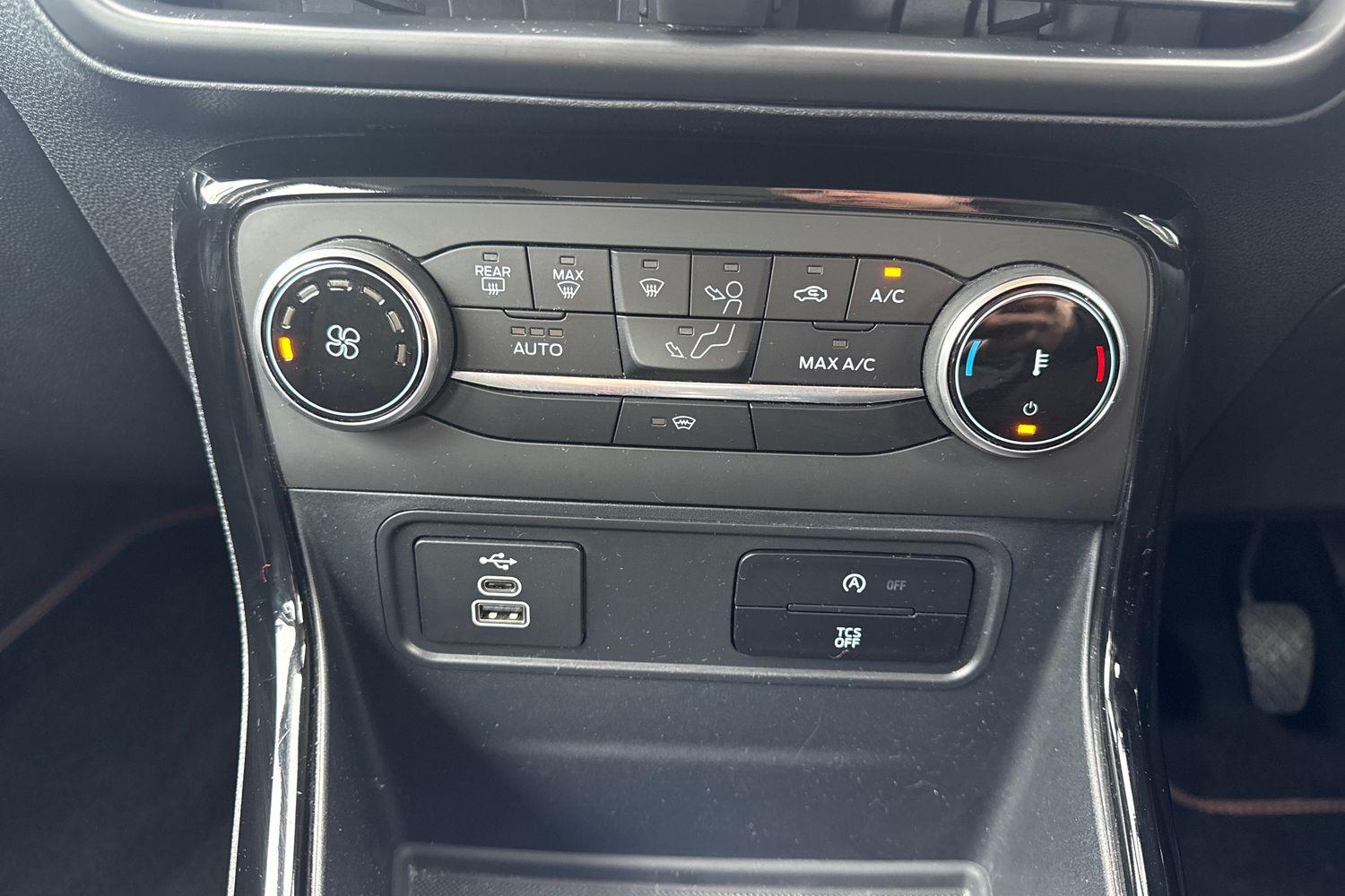 Ford ECOSPORT Photo 23