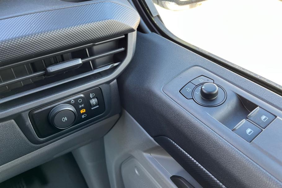 Used Ford E-Transit Custom HT74EVP 30