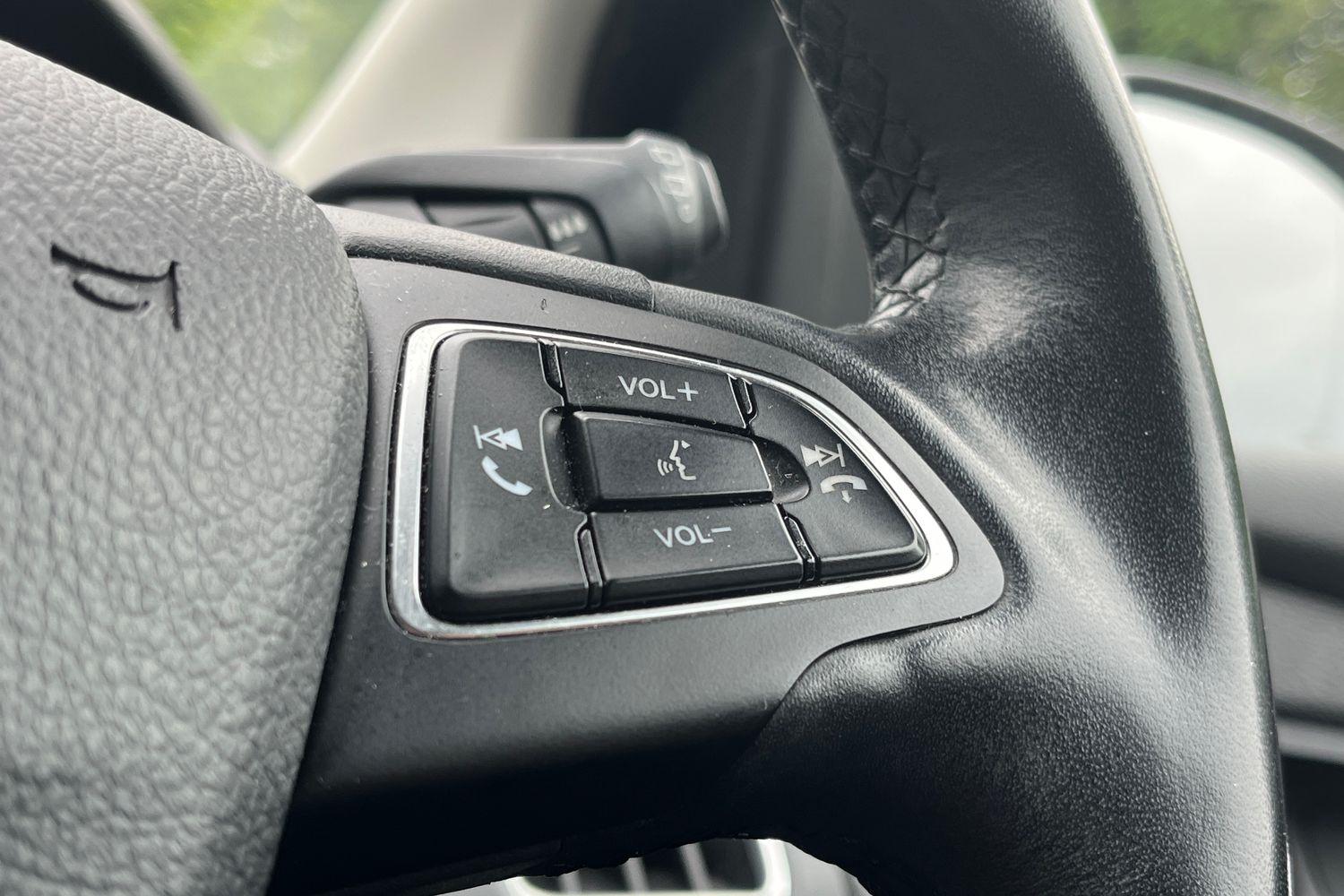 Ford FOCUS Photo 39
