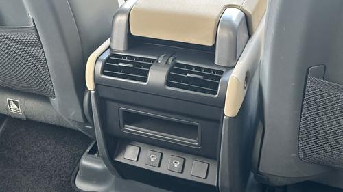 Land Rover Defender Photo autoimg-bd1c185b619243c718f1fcf4eca6a9cc7eec473b.jpg