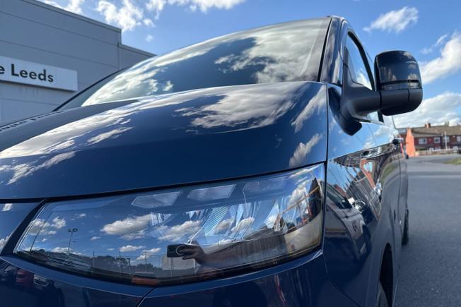 VOLKSWAGEN Transporter Shuttle Photo 29