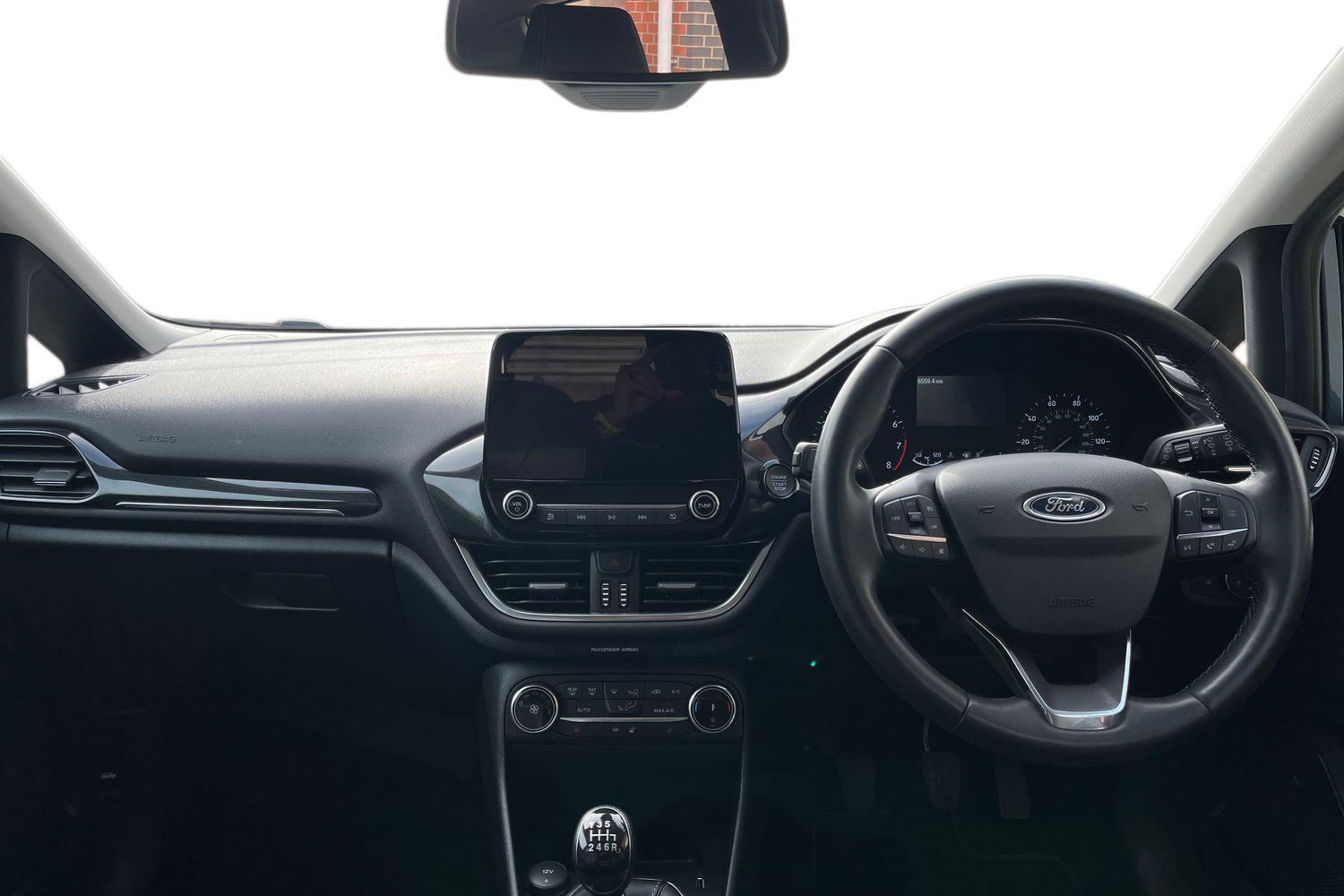 Ford FIESTA Photo 9