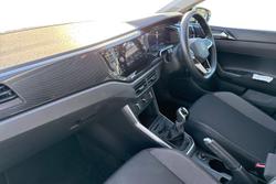 VOLKSWAGEN Polo Photo 2