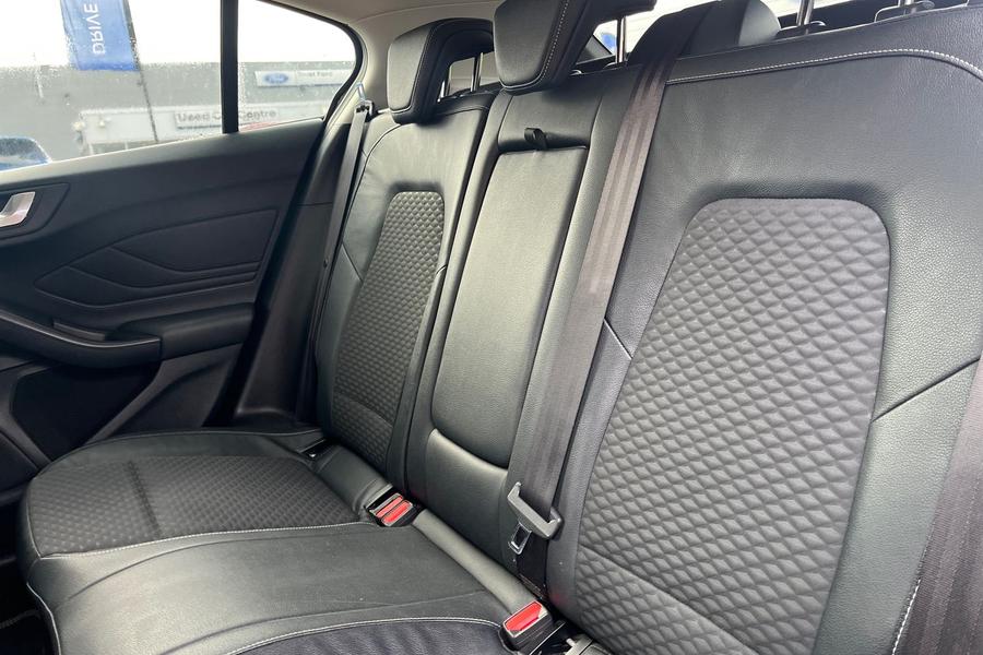 Ford FOCUS Photo autoimg-bd23283ea4eb0bb3591ed5bd36775526e5681963.jpg